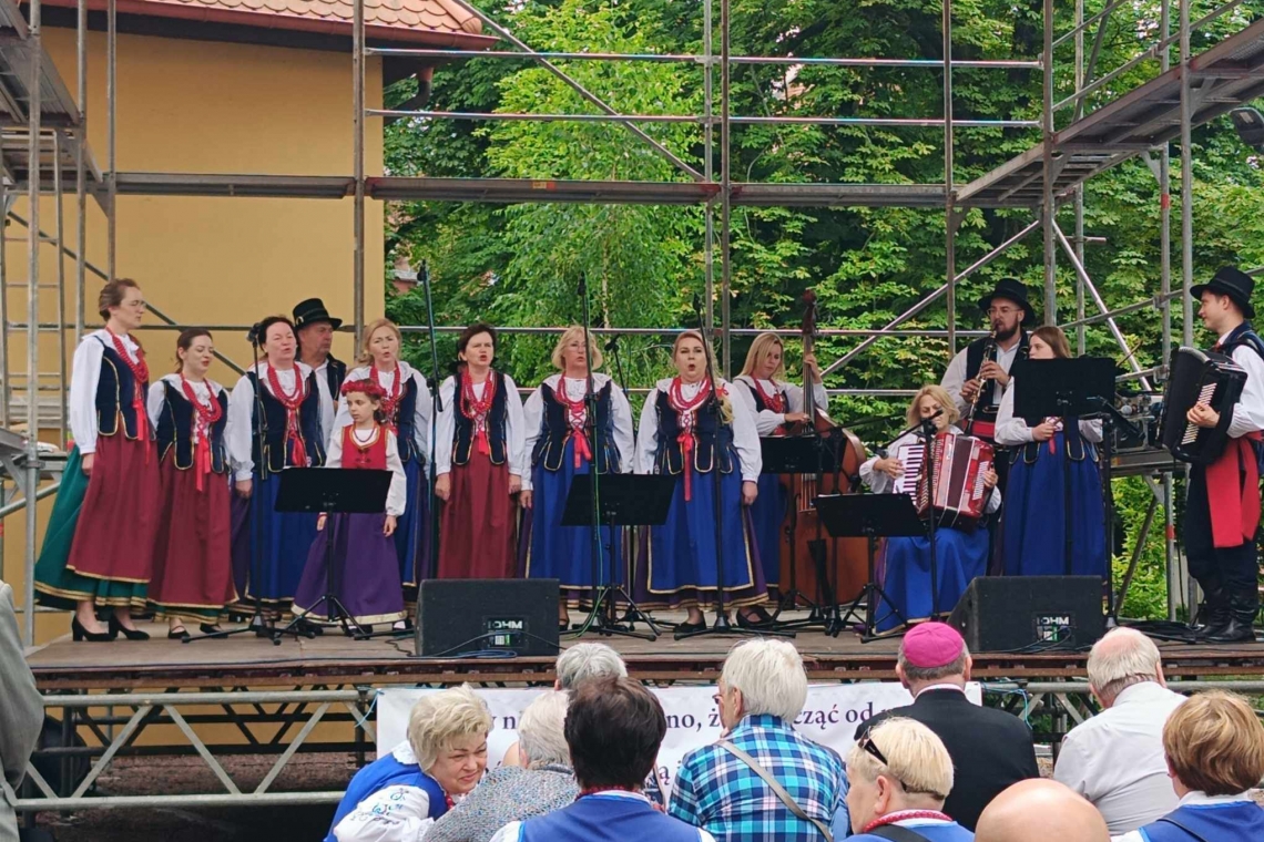 Podziękowali rolnikom podczas I Bydgoskiego Jarmarku Biskupiego w Bydgoszczy
